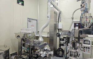 Odor collection from food grinding dust collector installation