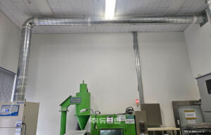Dust and chip removal from deburring machine | API-Series
